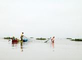 Foto: Cilts sievietes un saldūdens delfīnu meklējumi Borneo